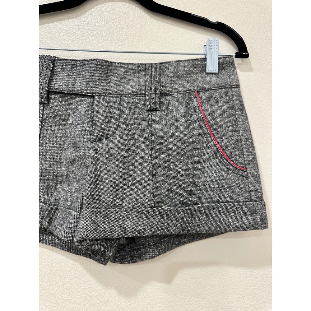 Bebe Womens Grey Tweed Cuffed Shorts Pink Trim Size 2 Salt and Pepper Tailored - Picture 3 of 9